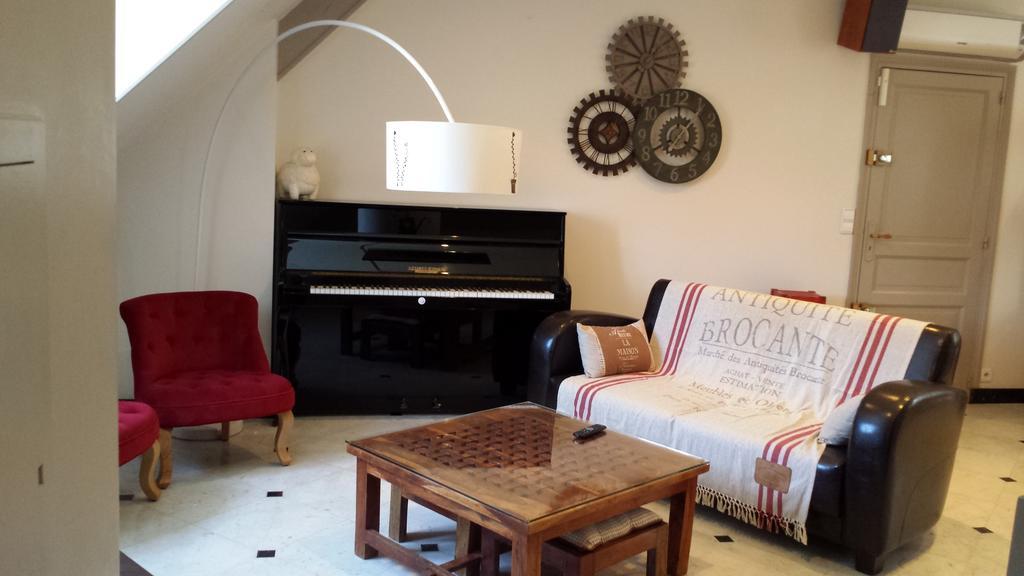 De La Vallee Apartment *